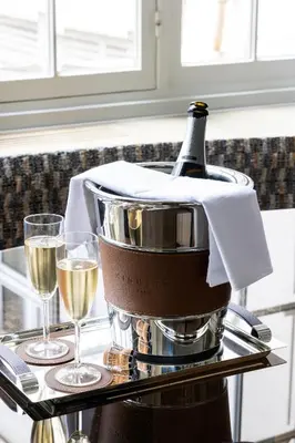 Boissons dans l'établissement HIGHSTAY - Luxury Serviced Apartments - Saint-Honoré