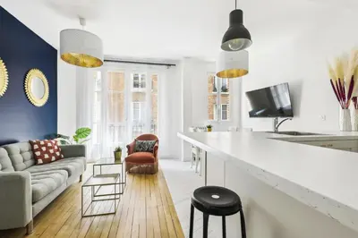 Télévision ou salle de divertissement dans l'établissement Luxury near Monceau & Wagram