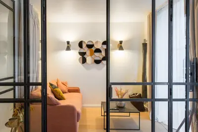 Coin salon dans l'établissement Magnifique appartement central 3 chambres / 3 BDR
