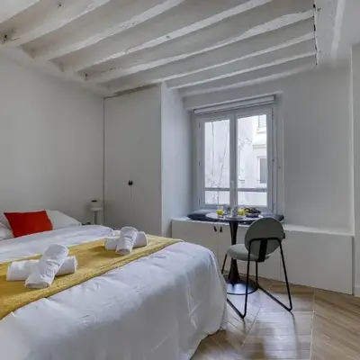 New and Designed Studio well Equipped - Heart of Paris 2