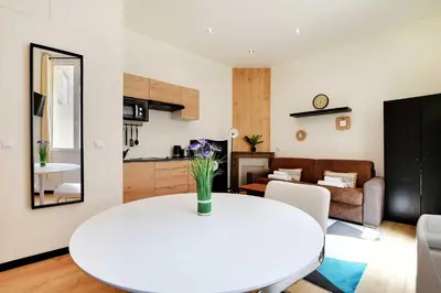 Cuisine ou kitchenette dans l'établissement Peaceful studio - 2P - Buttes-Chaumont with AC