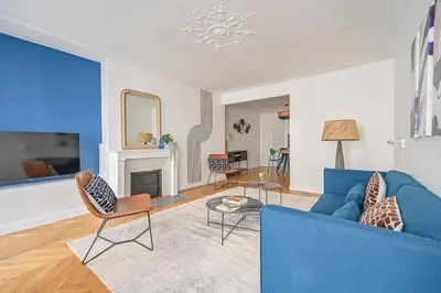 Télévision ou salle de divertissement dans l'établissement Appart 4pers#2 Bedrooms#Louvres#Palais Royal#Opéra