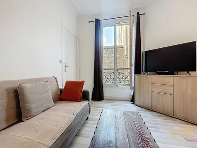 Télévision ou salle de divertissement dans l'établissement La Boulangerie Parisienne - Central Rive Gauche