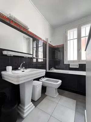 Salle de bains dans l'établissement Lovely & Quiet à Montmartre