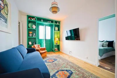 Télévision ou salle de divertissement dans l'établissement 2 pièces à Bastille