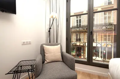 Coin salon dans l'établissement FINESTATE Coliving Champs-Elysées