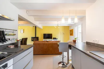 Cuisine ou kitchenette dans l'établissement GuestReady - Fabulous House in Clamart