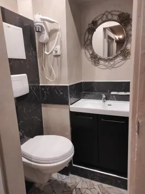 Salle de bains dans l'établissement Hotel Clermont Montmartre