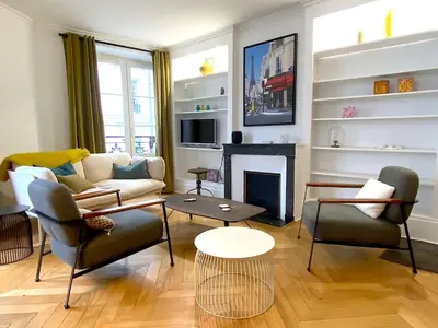 Télévision ou salle de divertissement dans l'établissement L'appartement Letac