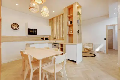 Cuisine ou kitchenette dans l'établissement Superbe appartement - 2BR-6P - Bastille