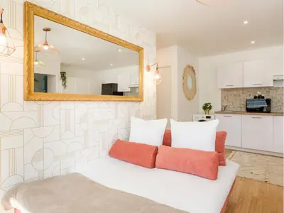Cuisine ou kitchenette dans l'établissement Merveil - Family Suite - Tour Eiffel - Finlay