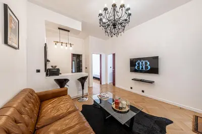Télévision ou salle de divertissement dans l'établissement Villa Montmartre 4P-Sacré Cœur