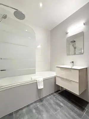 Salle de bains dans l'établissement Nets Inn Apartments - Daumesnil