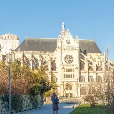 Luxury Living in Louvre