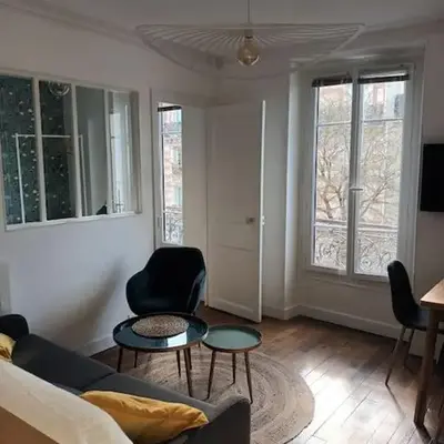 Très Parisien et ensoleillé