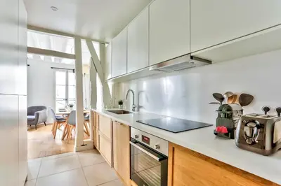 Plan de l'établissement Superbe Appartement Bon marché Saint Germain Free Netflix