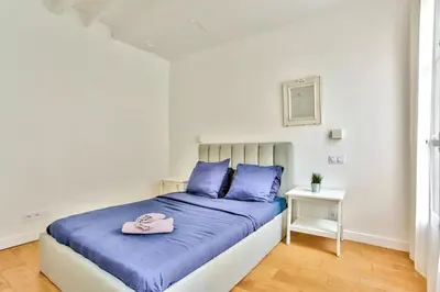 Plan de l'établissement Superbe Appartement Bon marché Saint Germain Free Netflix