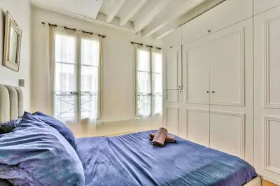 Plan de l'établissement Superbe Appartement Bon marché Saint Germain Free Netflix