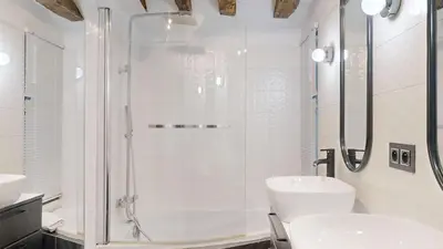 Salle de bains dans l'établissement 265 Suite Antoine - Superbe Appartement à Paris