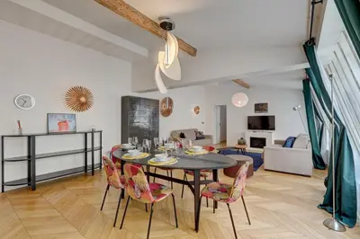 Coin salon dans l'établissement 265 Suite Antoine - Superbe Appartement à Paris