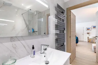 Salle de bains dans l'établissement GuestReady - Appartement Lumineux au 15ème