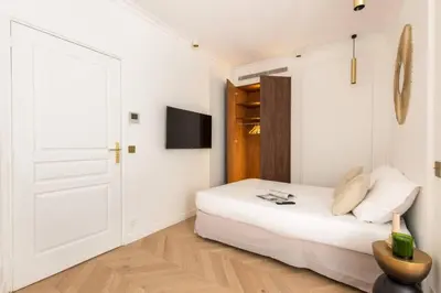 Télévision ou salle de divertissement dans l'établissement Central&Spacious 2BD Apart for 6