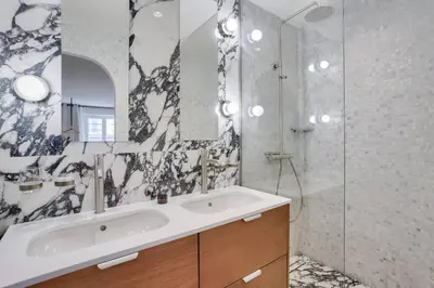 Salle de bains dans l'établissement Amazing apartment for 6 in the center of Paris
