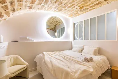 Un ou plusieurs lits dans un hébergement de l'établissement Apartment 60 m2 xx Center of Paris xx 2 Bedrooms & 2 Bathrooms