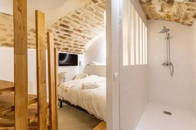 Un ou plusieurs lits dans un hébergement de l'établissement Apartment 60 m2 xx Center of Paris xx 2 Bedrooms & 2 Bathrooms