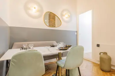 Coin salon dans l'établissement Charmant Appartement 2BR-6P - Gare de l'Est