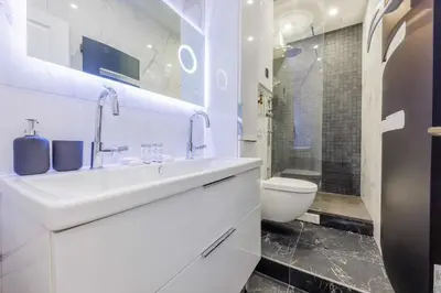 Salle de bains dans l'établissement Charmant Appartement 2BR-6P - Gare de l'Est