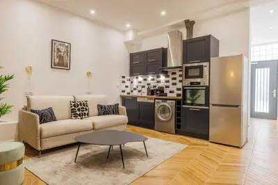 Cuisine ou kitchenette dans l'établissement Charmant Appartement 2BR-6P - Gare de l'Est