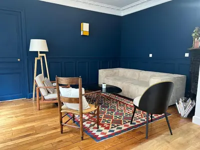 Coin salon dans l'établissement Montmartre // Lovely flat for you !