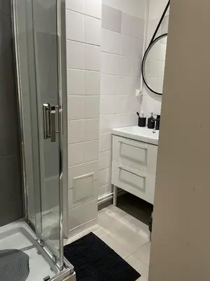 Salle de bains dans l'établissement joli studio paris 16 Victor Hugo