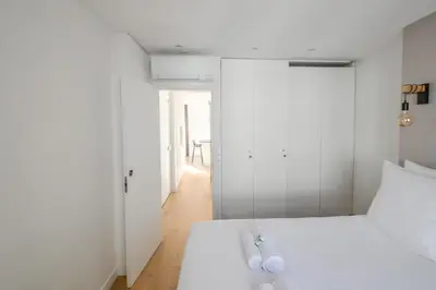 Un ou plusieurs lits dans un hébergement de l'établissement Paris Central 1 bedroom Apartment with AC