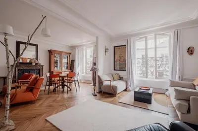 Coin salon dans l'établissement Veeve - Mid-century Mystique