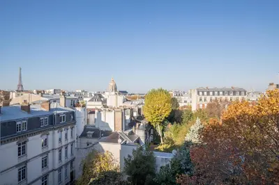 Vue générale sur Paris ou vue de la ville depuis la maison d'hôtes