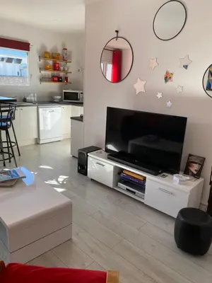 Cuisine ou kitchenette dans l'établissement Joli appartement