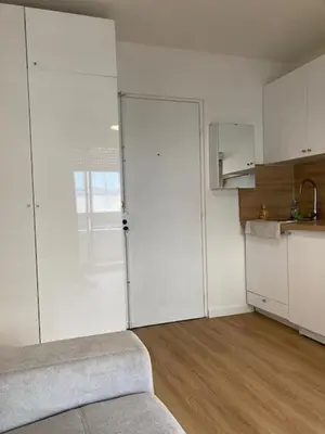 Cuisine ou kitchenette dans l'établissement Charmant Studio à Boulogne Nord proche porte d'Auteuil