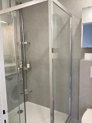 Salle de bains dans l'établissement Charmant Studio à Boulogne Nord proche porte d'Auteuil