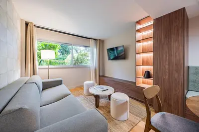 Coin salon dans l'établissement LovelyAppartment-OldMontmartre