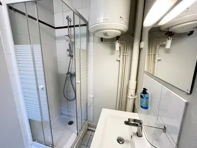 Salle de bains dans l'établissement 164 - Charming Studio in Center of Paris