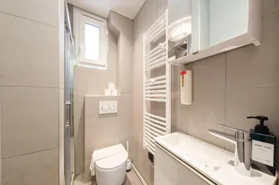 Salle de bains dans l'établissement Mgic Apartment 4p Montmartre