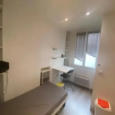 Small studio near Eiffel Tower