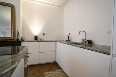 Cuisine ou kitchenette dans l'établissement Spacious & bright cocoon