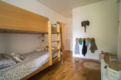 Un ou plusieurs lits dans un hébergement de l'établissement Spacious & bright cocoon
