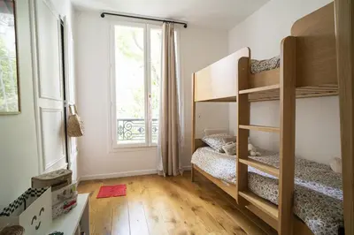 Un ou plusieurs lits dans un hébergement de l'établissement Spacious & bright cocoon