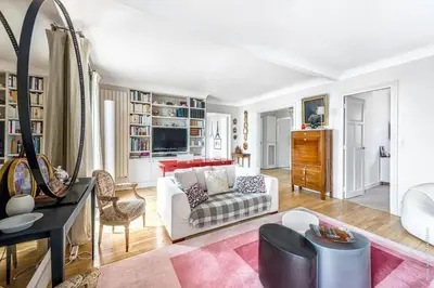 Télévision ou salle de divertissement dans l'établissement Chaillot - Lübeck I 1bdr by B'Your Home