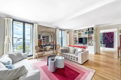 Télévision ou salle de divertissement dans l'établissement Chaillot - Lübeck I 1bdr by B'Your Home