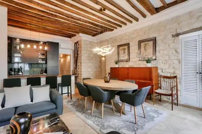 Coin salon dans l'établissement Luxurious 3BD with 3BR and AC